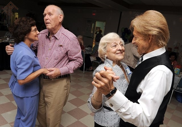 «Салют» культура керменӗнчи ретро-программӑра