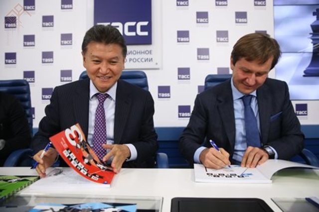 Кирсан Илюмжинов шахмат пирки ӑнлантарать