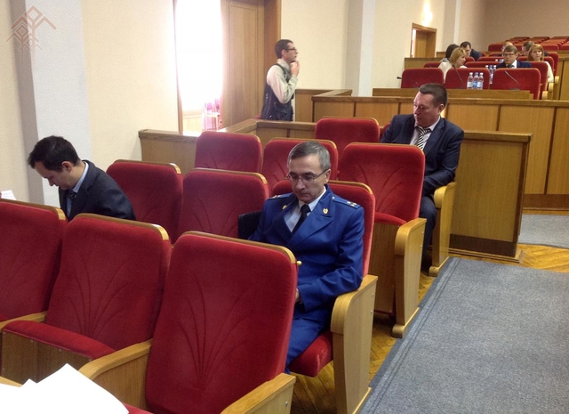 Прокурор ҫумӗ Александр Григорьев сесси пуҫланасса кӗтет