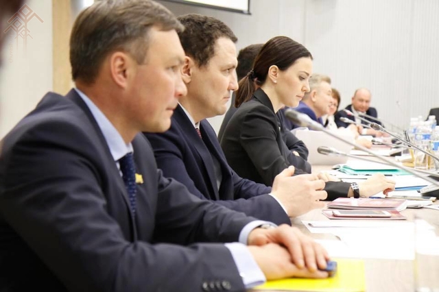 Алена Аршинова хутшӑннӑ канашлу