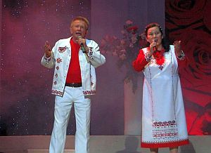 Анатолий Никитин хӑйӗн мӑшӑрӗпе