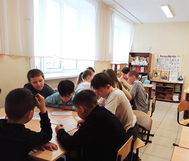 Людмила Семёнова-Ульянова сӑнӳкерчӗкӗ 