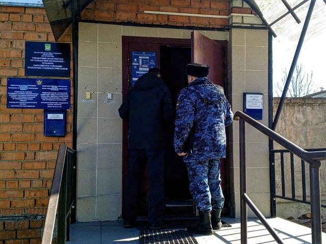 Суд приставӗсен архивӗнчи сӑн ӳкерчӗк