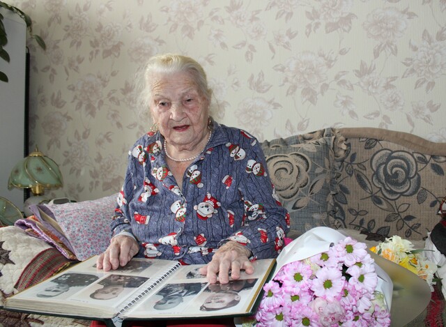 Вера Иванова сӑнӳкерчӗкӗ