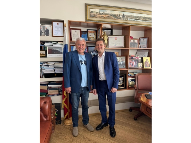 Анатолий Аксаков страницинчен илнӗ сӑнӳкерчӗк 