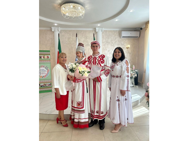 «Сувар» хаҫат халӑх тетелӗнче вырнаҫтарнӑ сӑнӳкерчӗк