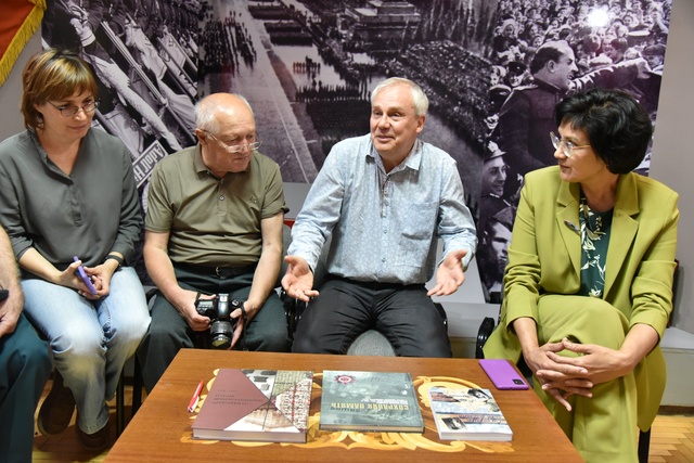 vk.com/chnmuseum сӑнӳкерчӗкӗ