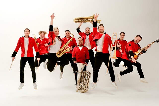 Just Brass ушкӑн