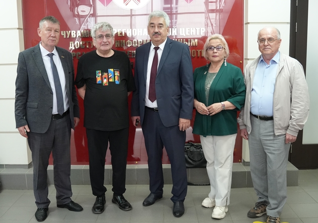 Леонид Черкесов страницинчен илнӗ сӑнӳкерчӗк