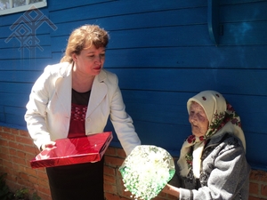 Марфа Кузьминана саламлаҫҫӗ