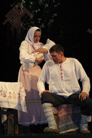 «Ялта» спектакльти Елюкпа Ванюк ролӗсенче — Чӑваш Республикин тава тивӗҫлӗ артисчӗсем Елизавета Хрисанфова тата Валерий Карпов