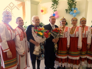 Елисеевсем хӑнасемпе