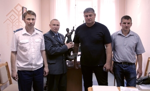 Прокурор ҫумӗ Альберт Петров, Владимир Купцовпа Игорь Ильин актерсем, Владимир Синяев режиссер.